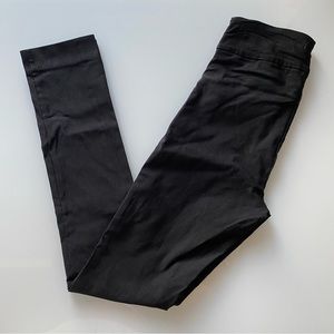 Le CHATEAU Dress Pant Legging